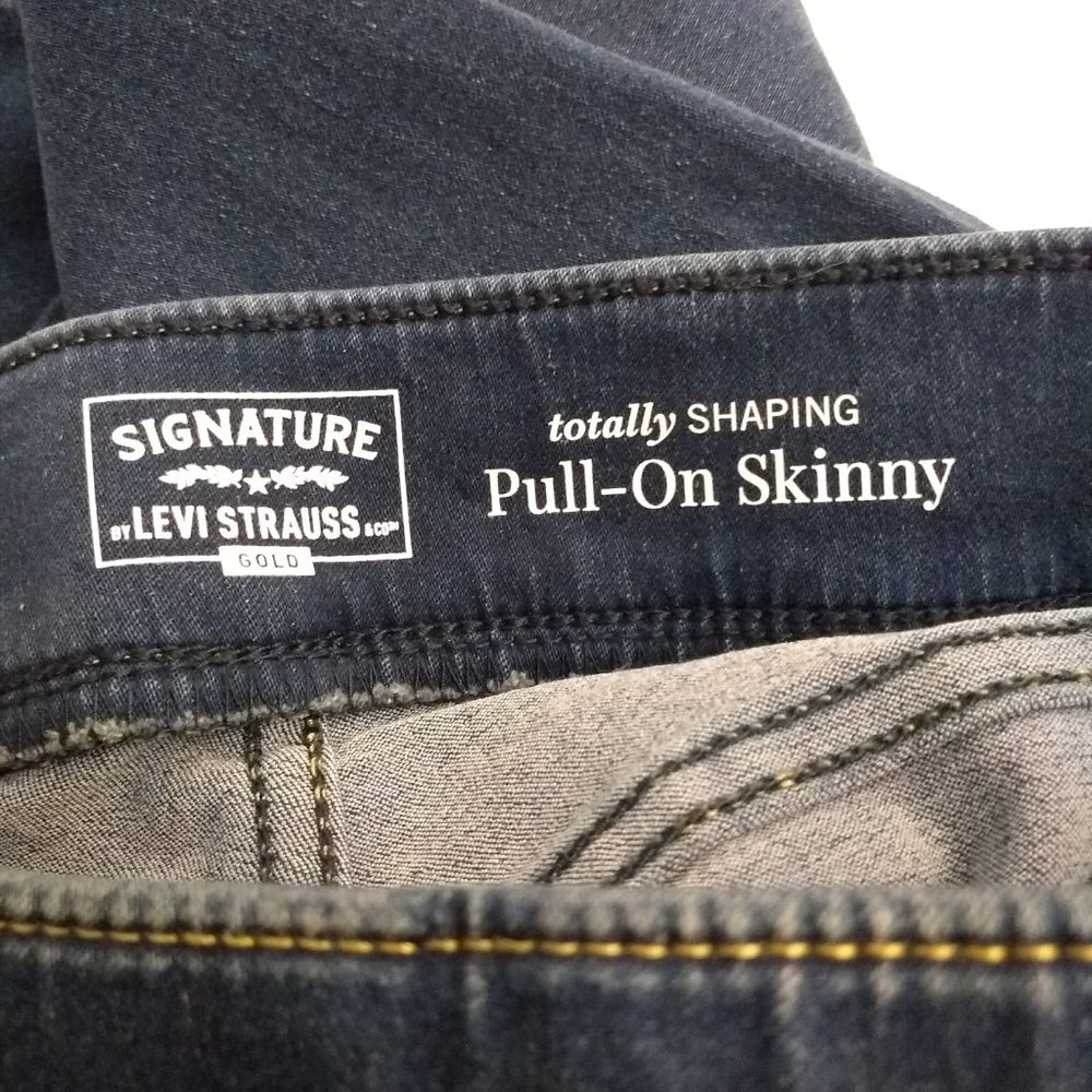 Levis Signature Gold Size 2L Totally Shaping Jeans - Picture 5 of 6